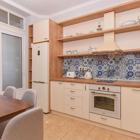 Spacious Vintage 2Br, 2Bath Apartment By Flat Mаnager София Екстериор снимка