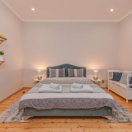 Spacious Vintage 2Br, 2Bath Apartment By Flat Mаnager София Екстериор снимка