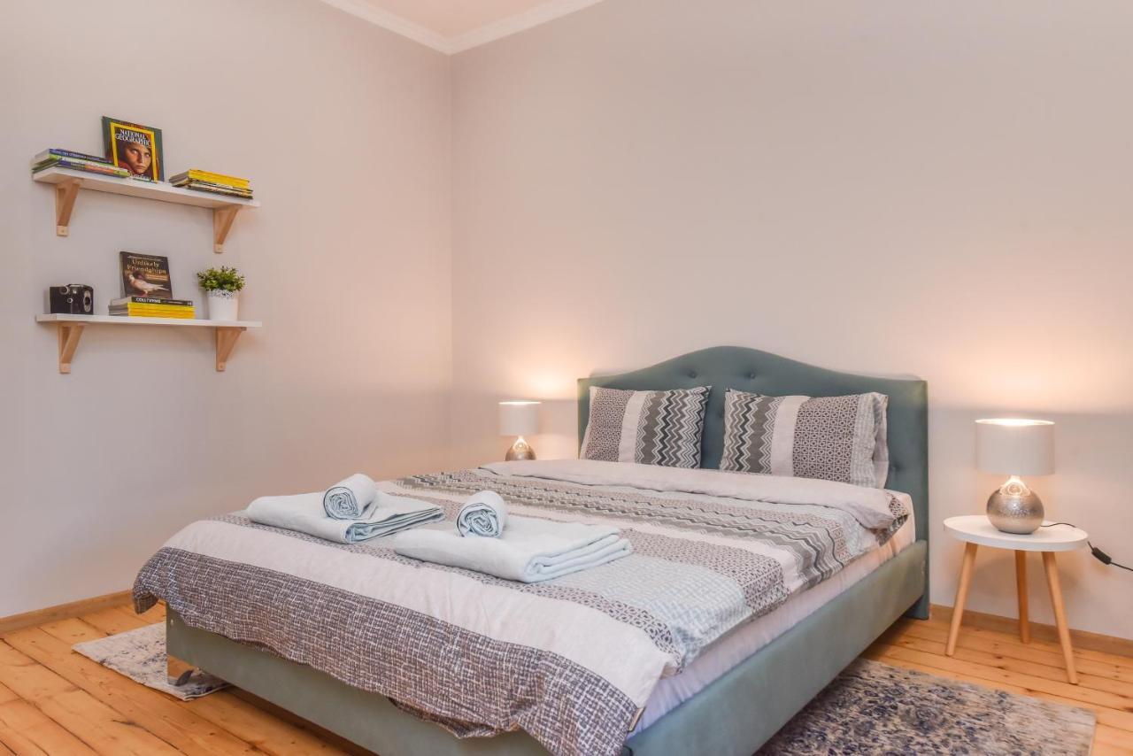 Spacious Vintage 2Br, 2Bath Apartment By Flat Mаnager София Екстериор снимка